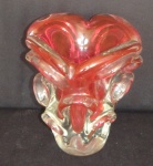 Magnifico e antigo Vaso/floreira em vidro de murano  na tonalidade lilás , bojo em babados com as  bordas onduladas com ínfimo bicado na base e na lateral. altura 16 cm