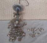 Antigo Lustre no formato de pera elaboração de contas de vidro, demanda remontagem, no estado.
