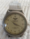 Relógio Giorgio Armani quartz. caixa 35mm de diâmetro. Carece troca de bateria