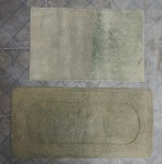 Lote com 2 tapetes antigos usados, no estado, med.51 x 80 cm e 50 x 100cm