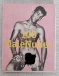 Pequeno conjunto de cartões com imagens eróticas com 100 male nudes. Med. 10cm x 8cm.