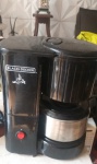Pequena cafeteira Black & Decker, jarra em alumínio, funcionando sem garantia futura