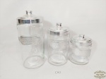 Jogo de 3 Potes Porta Mantimentos em Vidro com tampa Inox. Medida: farinha 12,5 cm x 9,5 cm , cafe 18 cm x 9,5 cm e Açucar 23 cm x 9,5 cm