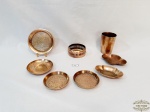 Lote 8 Peças Diversas em Metal Dourado. Sendo 1 Copo , 6 petisqueiras e 1 porta copo. Medida: