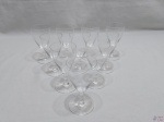Jogo de 10 taças de vinho do porto / branco em cristal incolor. Medindo 16cm de altura.