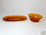 Lote 02 Peças sendo 1 Travessa Oval e 1 Saladeira em Vidro Duralex. Medida: Travessa 19 cm x 36 cm e Saladeira 8,5 cm altura x 20 cm diametro.