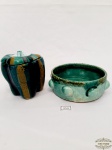 Lote 2 Peças Decorativas 1 Potiche e 1 Petisqueira em Cerâmica Verde .medida: 10 cm diametro e Potiche 7 cm altura x 4 cm diametro
