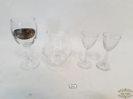 Lote 4 Taças em Vidro Translucido sendo 1 Vinho do Porto, 2 Licor  e 1 Conhaque. Medidas Licor 10,5 cm altura x 4,5 cm diametro, Vinho Porto 13,5 cm altura x 5,5 cm diametro e Conhaque 10,5 cm altura x 5,5 cm diametro.