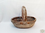 Grande Cesta em Palha com Patina. Medida: 45 cm x 32 cm x 14 cm e 36 cm ate alça