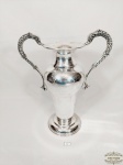 Jarra Estilo Anfora com alças decoradas Representando cavalo marinho  em prata 90. Medida: 25 cm altura x 10 cm diametro x 22 cm comprimento
