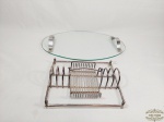 Lote 2 Peças sendo 1 Bandeja Vidro  alça em metal  e  1 Porta talher.  base em acrilico ;Medida:Bandeja Falta 1 Parafuso/ acabamento 46 cm x 28 cm e Porta talher 28 cm x 22 cm.