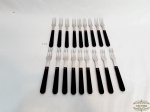 18 garfos de mesa cabo em resina Preto. Medida 19 cm comprimento