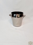 Balde de Gelo Champanheira em Aço Inox .Medida: 20 cm altura x 18 cm diametro