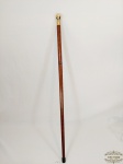 Bengala em Madeira com acabamento Bola Metal Dourado .Medida: 88 cm desmontavel