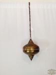 Enfeite Pendente Marroquino Filigranado em Metal Dourado. Medida: 35 cm altuara sem a corrente