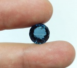 Precioso Topázio London Blue de excelente qualidade e clareza VVS , clássica lapidação diamante pesando 9.54 cts medindo 11.6 mm . ótimo investimento para montar uma joia de qualidade . origem Brasil .