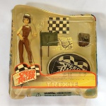 Speed Racer - Linda action figure ou boneca da personagem Trixie. Embalagem aberta com alguns dos acessórios. Fabricado pela Resaurus. O boneco mede aprox. 12cm de altura.