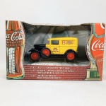 Coca Cola - 1930 1/2 ton Delivery Truck Bank - Linda miniatura na escala 1/43 fabricado pela ERTL. Caixa original. As rodas giram e os pneus são em borracha. É também um cofre. A embalagem mede 16cm de comprimento