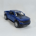 2013 Ford F-150 SVT Raptor Supercrew - Carro em miniatura diecast na escala 1/46 fabricado pela Kinsmart. Abre portas e tampa traseira, pneus em borracha e funciona fricção