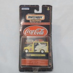 Coca Cola Matchbox, Ford Box Van, amarelo, Mattel 1999, aprox. 7 cm, blister original