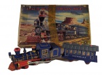 BRINQUEDO ANTIGO - Maravilhoso TRENZINHO movido à pilha, na caixa original, denominado WILD WEST TRAIN SET, fabricado no Japão pela MODERN TOYS. A caixa, apesar de bem conservada, existem fitas adesivas transparentes nas laterais, e uma fita marrom no centro da caixa. A caixa mede aprox. 45 X 28 x 8 centímetros.