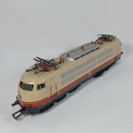 BRINQUEDO ANTIGO - LOCOMOTIVA MARKLIN 103 113-7 escala HO - Funcionando  (quem quiser vídeo de funcionamento pode solicitar via whatsapp) Para os fanáticos por trem e ferromodelismo. Tem um detalhe no encaixe superior (veja foto)