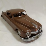 BRINQUEDO ANTIGO - Carrinho PRIMAT fabricado pela ARNOLD na Alemanha (Arnold Primat Tinplate Car Made In Germany circa 1950s). Mede aprox. 25 cm de comprimento. Originalmente existia um controle remoto com fio, o qual foi retirado do brinquedo. Este item foi repintado pelo antigo proprietário.