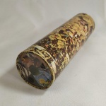 BRINQUEDO ANTIGO - CALEIDOSCÓPIO sem marca aparente. Mede aprox. 18,3 cm.