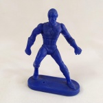 BRINQUEDO ANTIGO - BONECO VISÃO - Super Herói da GULLIVER, sem nenhum detalhe. Mede aprox. 8 cm de altura. Monocromático azul. Na base está gravado `1978 MARVEL COMICS GROUP`, e na base GULLIVER MADE IN BRAZIL.