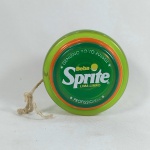 Brinquedo Antigo - Ioio Io Io Russell Profissional com tema da Sprite Lima Limão - Mede aprox. 6cm de diâmetro