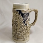 MARAVILHOSA CANECA da IX FESTA DA CERVEJA do CLUBE DA VOLKSWAGEN. Fabricada pela CERAMARTE e datada de 1973,