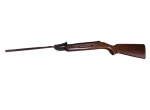 ESPORTE / BRINQUEDO ANTIGO - ESPINGARDA DE PRESSÃO / CHUMBINHO marca ROSSI, Calibre 4,5 mm, Funcionando. Acompanha capa de proteção. Apresenta sinais de uso - Bem conservada. ATENÇÃO: DEVERÁ SER RETIRADA NO BAIRRO DA BELA VISTA NA CIDADE DE SÃO PAULO.