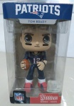Funko Wobblers -  Bobble-Heads -  NFL  Football - Tom Brady New England Patriots -  #12  item de coleção na embalagem muito bem conservado  caixa com alguns sinais.