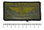 Militaria - Emblema para macacão de voo da FAB, para os oficiais aviadores. Peça usada e sem o nome do militar bordado na parte de baixo. O bordado mede 9,8 cm X 4,8 cm.