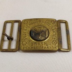 MILITARIA - ANTIGA FIVELA DE CINTO da FEDERAÇÃO DAS BANDEIRANTES DO BRASIL. Apresenta marcas do tempo.