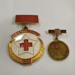 26. (2) Medalhas da CRUZ VERMELHA, da extinta URSS.