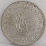 KM#41  ANTIGA MOEDA DE PRATA DA ÁFRICA DO SUL 5 SHILLINGS ANO DE 1952  MBC/SOB  PRATA 500  PEÇA COM 28,2 g E COM 38,8 mm  " 300o. ANIVERSÁRIO FUNDAÇÃO DA CIDADE DO CABO "