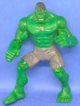 BRINQUEDOS E HOBBIES - ANTIGO BONECO HULK VINGADORES ARTICULADO COM LED NO PEITO ( NÃO ESTA FUNCIONANDO ) 12,5 cm  PVC/PLÁSTICO  PEÇA MUITO BEM CONSERVADA