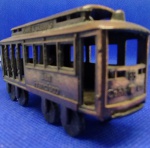 BRINQUEDOS E HOBBIES - BONDE EM BRONZE ( APONTADOR FUNCIONANDO ) POWELL & MASON St.  SAN FRANCISCO PEÇA COM 8,0 cm