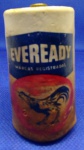 ANTIGA PILHA DA " EVEREADY " PILHA GRANDE COM A LOGOMARCA " UM GALO " , LEMBRANDO QUE SUA PUBLICIDADE JÁ DE ALGUNS ANOS ILUSTRA UM " GATO "