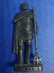 BRINQUEDOS E HOBBIES - ANTIGO SOLDADINHO DE CUNHO KINDER OVO ( ROMAN 2 ) PEÇA COM 4,0 cm