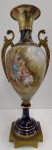MAGNIFICA " Â N F O R A " EM PORCELANA / BRONZE PINTURA EUROPEIA ( CAMPESTRE ) PEÇA EM EXCELENTE ESTADO DE CONSERVAÇÃO COM DIMENSÃO APROXIMADA DE 58,0 x 22,0 cm PEÇA GRANDE , BEM ORNAMENTADA - LINDA DECORAÇÃO , PARA ESTE LOTE O ENVIO SERÁ GRÁTIS PARA TODO O BRASIL