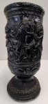 ANTIGO VASO EM CERÂMICA PINTADO A MÃO ( PRETO ) PEÇA COM ALTURA DE 27,5 cm , BEM BEM ORNAMENTADA , PEÇA PODE SER UM " VASO FÚNEBRE " MAS NADA DEFENIDO ... DIAMETRO 12,5 cm