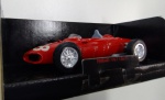 BRINQUEDOS E HOBBIES - COLLEZIONE CLASSICO " FERRARI 1961  - 156 F1 NA EMBALAGEM ESTA COM 14,0 cm