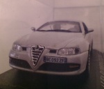 BRINQUEDOS E HOBBIES - ALFA ROMEO GT 3.2 V6 ACONDICIONADO NO ACRILICO , ESTOJO COM 13,0 cm