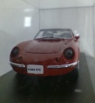 BRINQUEDOS E HOBBIES - PUMA GTE COUPÉ ( 1973 ) ACONDICIONADO NO ESTOJO DE ACRILICO 15,0 cm