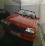 BRINQUEDOS E HOBBIES - MODELO PARA COLECIONADORES CHEVROLET KADETT HATCH SL 1.8 ( 1991 ) ACONDICIONADO NO ACRILICO COM 15,0 cm