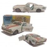 RARO CORGI TOYS ( FORD MUSTANG  - FASTBACK  2 + 2 ) PATENT APPLICATION 24751/63 MADE IN GRÃ-BRETANHA  CONTEM A CAIXA ORIGINAL , PEÇA BEM CONSERVADA, PORTAS ABREM, CARRINHO COM ALTO VALOR DE MERCADO INTERNACIONAL, ESTIMATIVA DE VALOR R$ 500,00