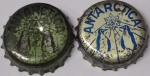 LOTE CONTENDO DUAS TAMPINHAS ANTIGAS " A N T A R C T I C A " SENDO A PRIMEIRA COM FUNDO VERDE