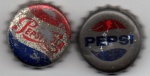 LOTE CONTENDO DUAS TAMPINHA ANTIGAS " P E P S I " SENDO A SEGUNDA  " CRAQUES DE OURO - PEPSI OU MIRINDA - TRICAMPEÕES "